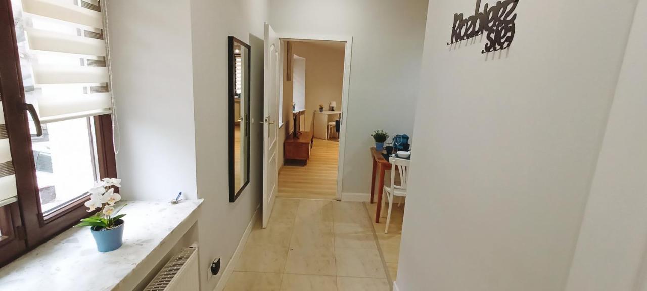 Apartament Granatowy Swietoduska 12 Lublin Exteriér fotografie