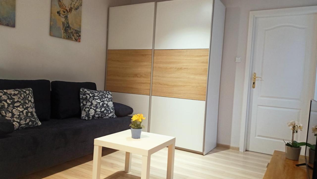 Apartament Granatowy Swietoduska 12 Lublin Exteriér fotografie